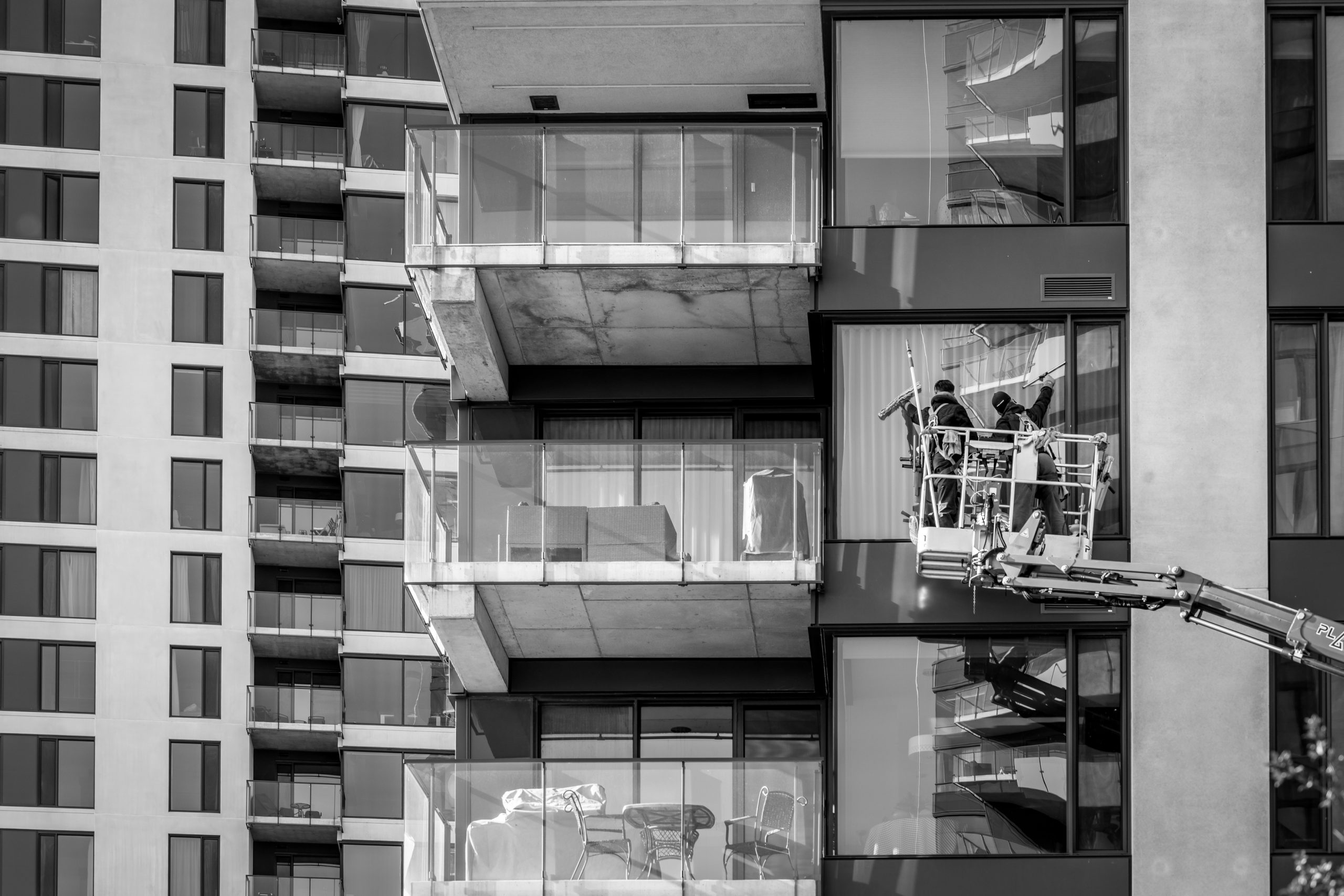 Lavage de vitres en hauteur | Groupe Impec